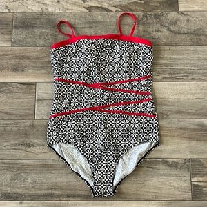 Fit 4U brand Women’s swimsuit size 16, like new only used a few times.